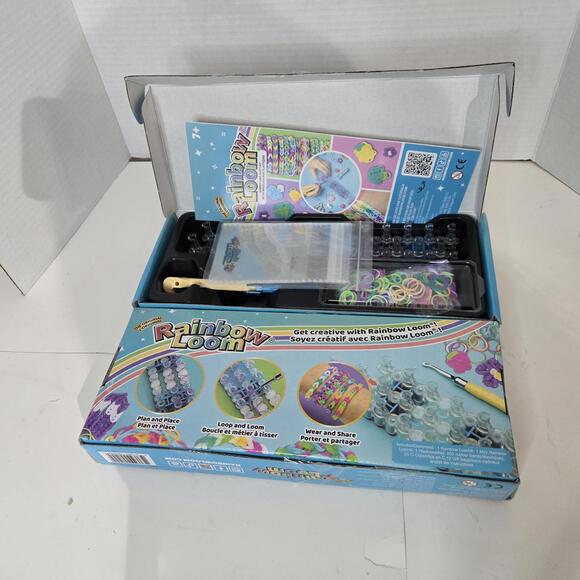 Rainbow Loom Crafting Kit / Create Colorful Bracelets and More / Open Box - Picture 3 of 3